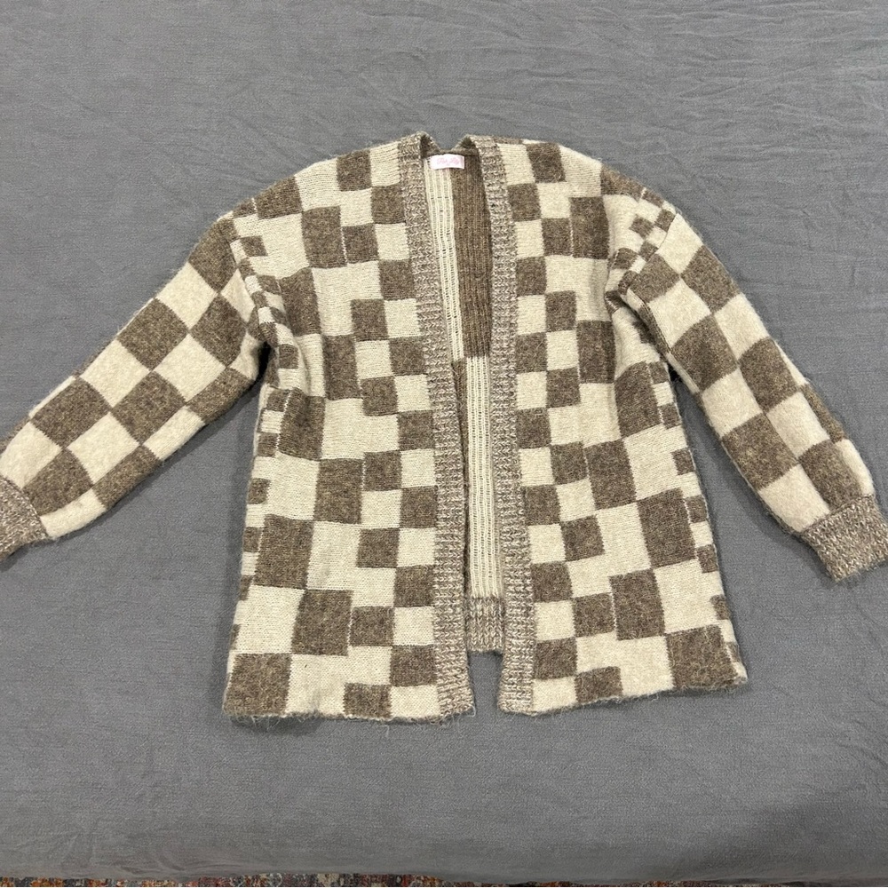 MOVING SALE Pink Lily Soft Checkered Cardigan size xs